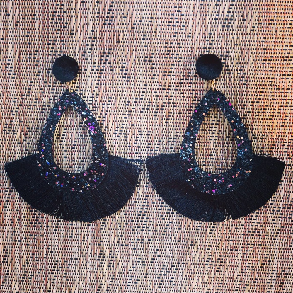 Tear drop black glitter and tassel earrings